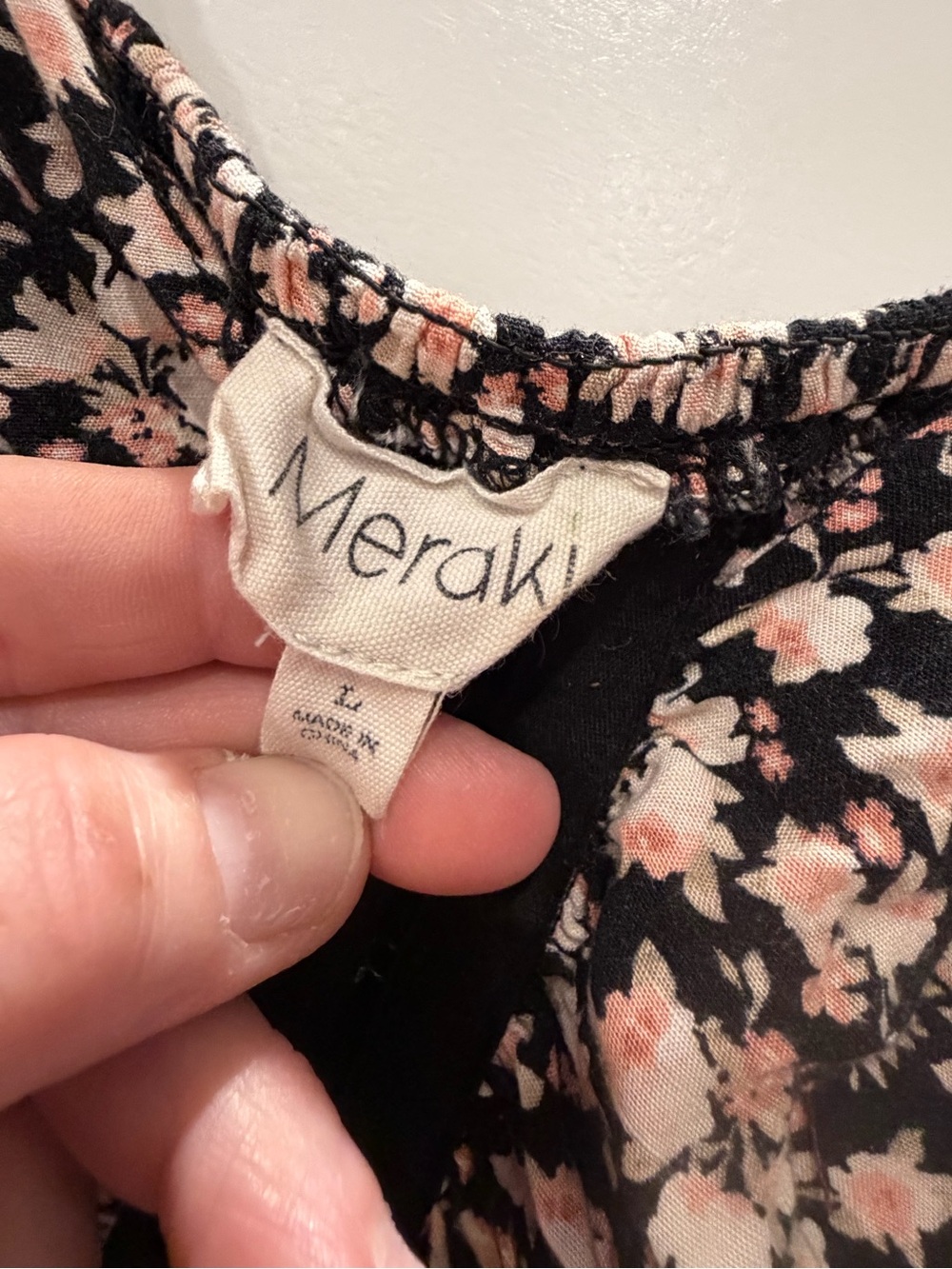 meraki Black and Blush Floral Puff Sleeve Crop Top - Picture 3 of 6